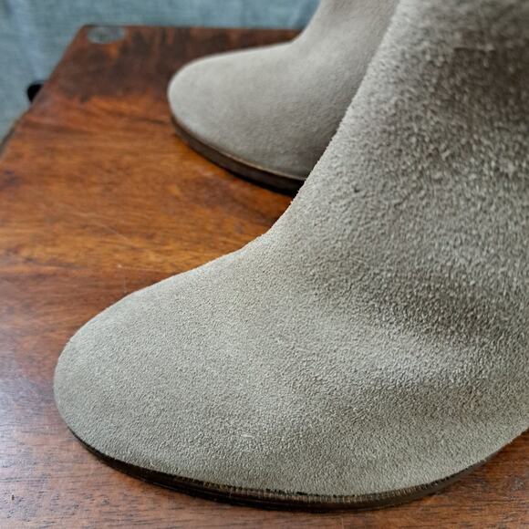Coach Hewes Tan Suede Ankle Boots Heels Sz 6B - Picture 12 of 13